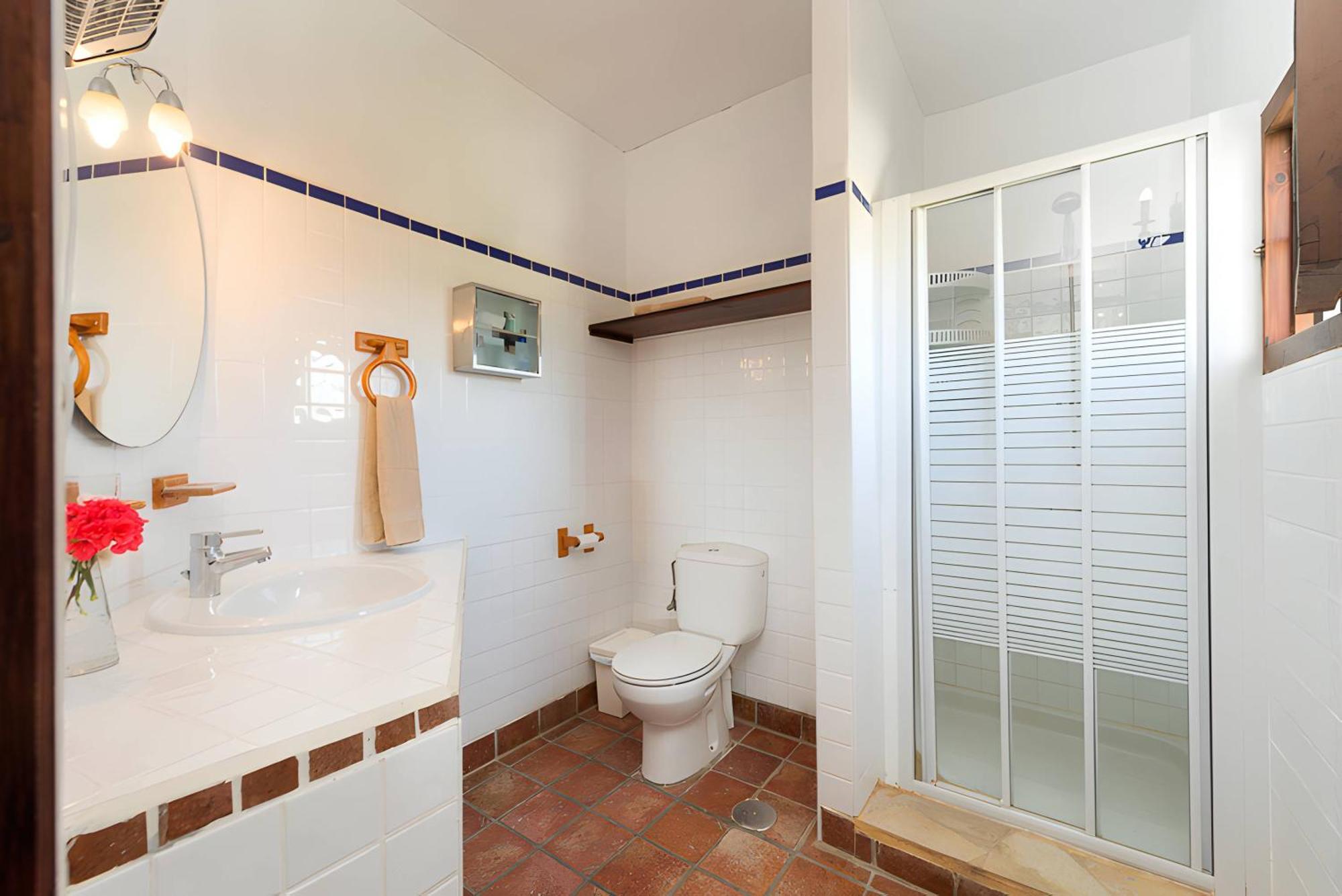 Castle Tower Apartment In Rural Holiday Park 'Bernard' Tolox Zewnętrze zdjęcie