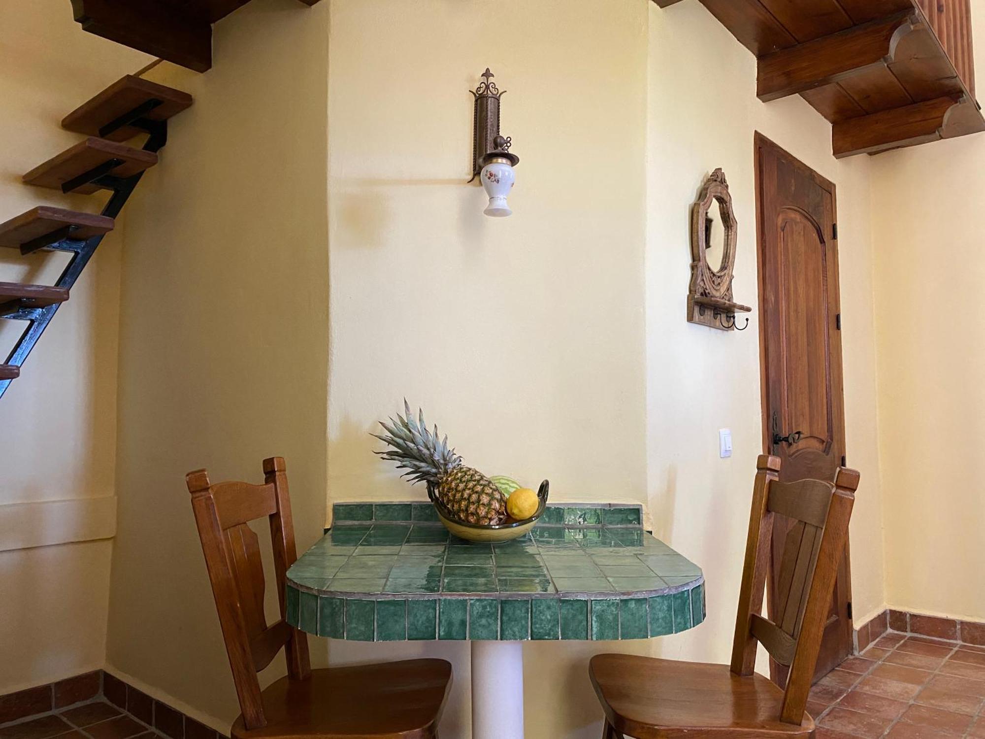 Castle Tower Apartment In Rural Holiday Park 'Bernard' Tolox Zewnętrze zdjęcie